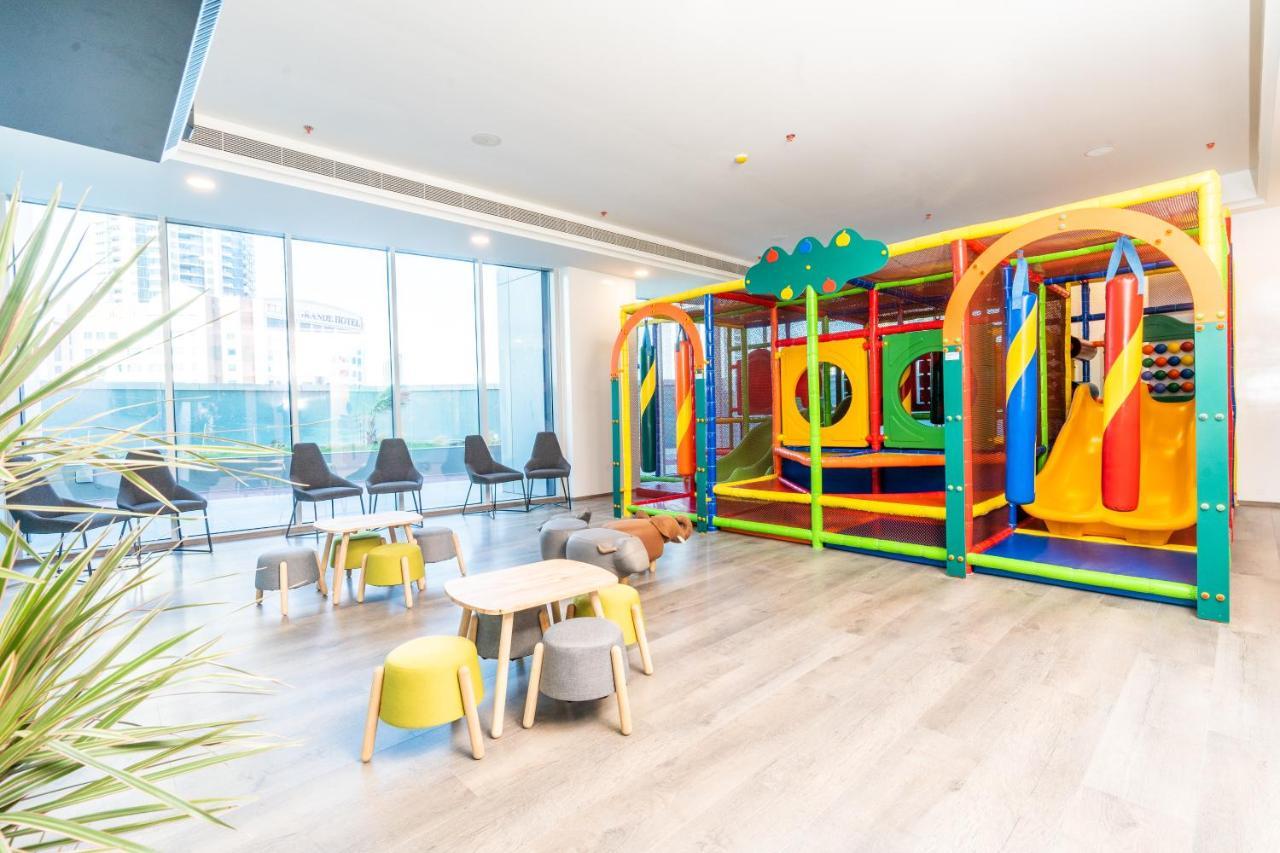 S Plaza Suites Hotel Seef Ngoại thất bức ảnh