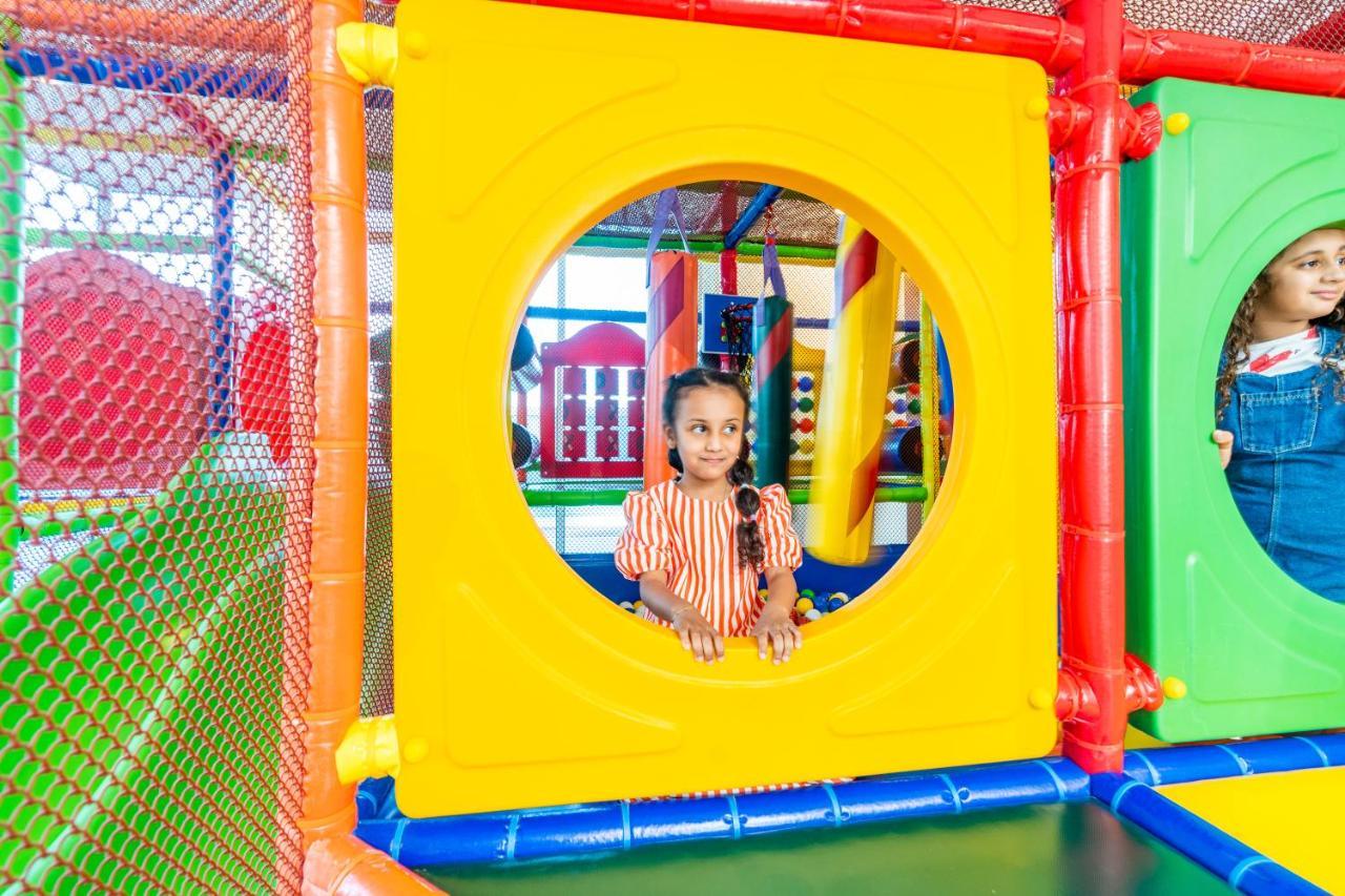 S Plaza Suites Hotel Seef Ngoại thất bức ảnh