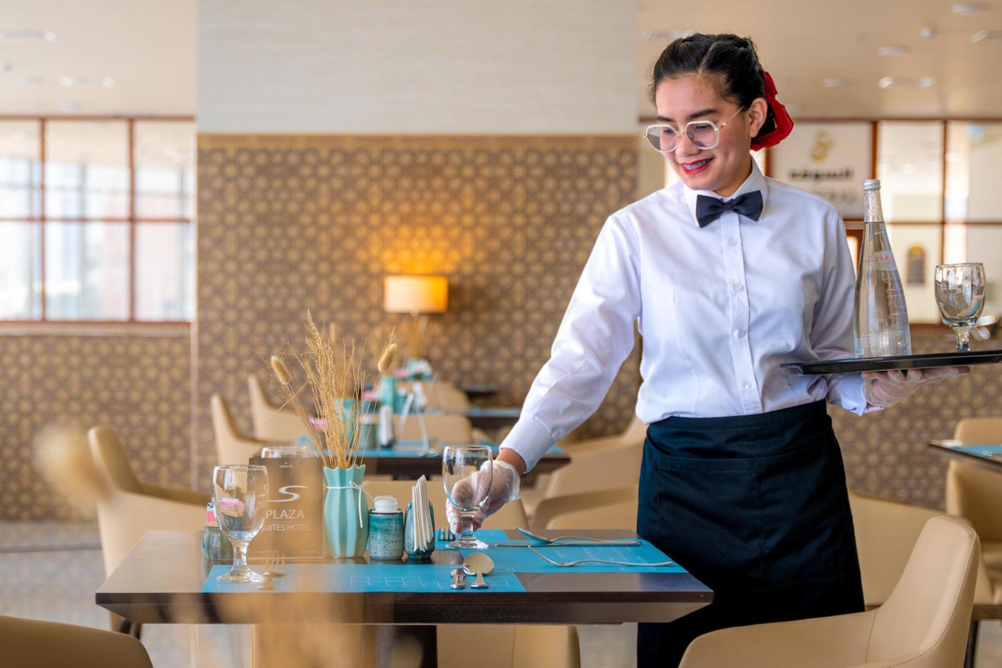 S Plaza Suites Hotel Seef Ngoại thất bức ảnh